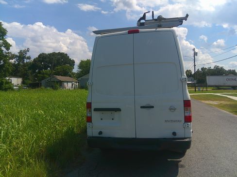Used 2021 Nissan NV 2500 High Roof RWD image 4