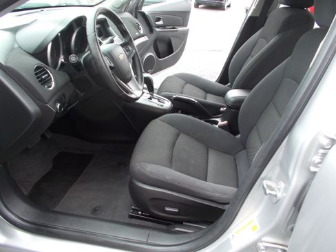 Used 2012 Chevrolet Cruze LT FWD image 11
