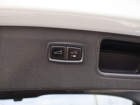 Used 2018 Porsche Macan Sport Edition image 13