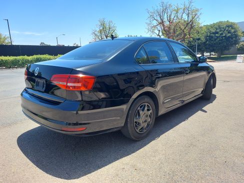 Used 2015 Volkswagen Jetta S image 4