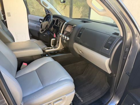 Used 2013 Toyota Sequoia Limited image 27