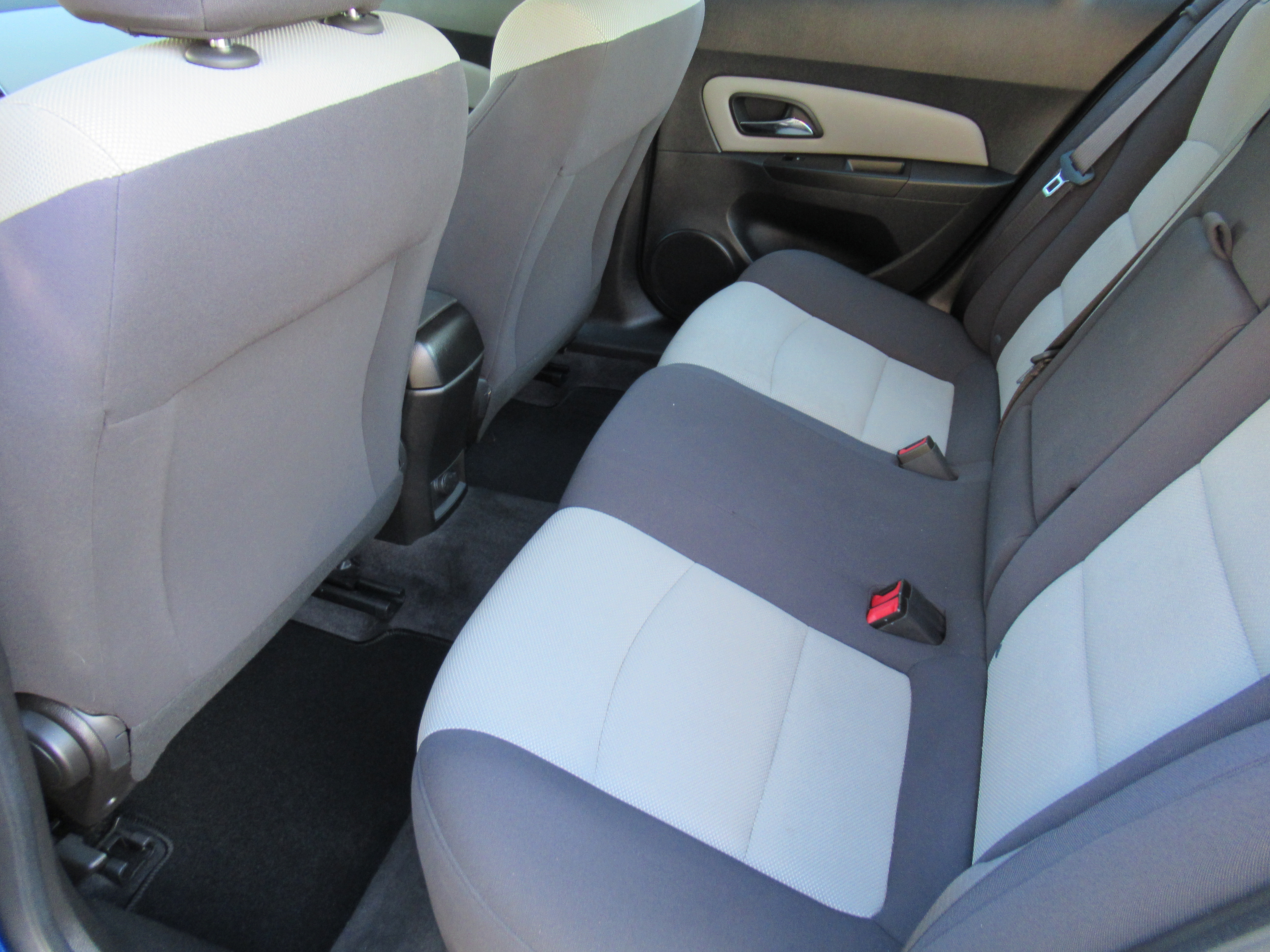 Used 2012 Chevrolet Cruze LS FWD image 16