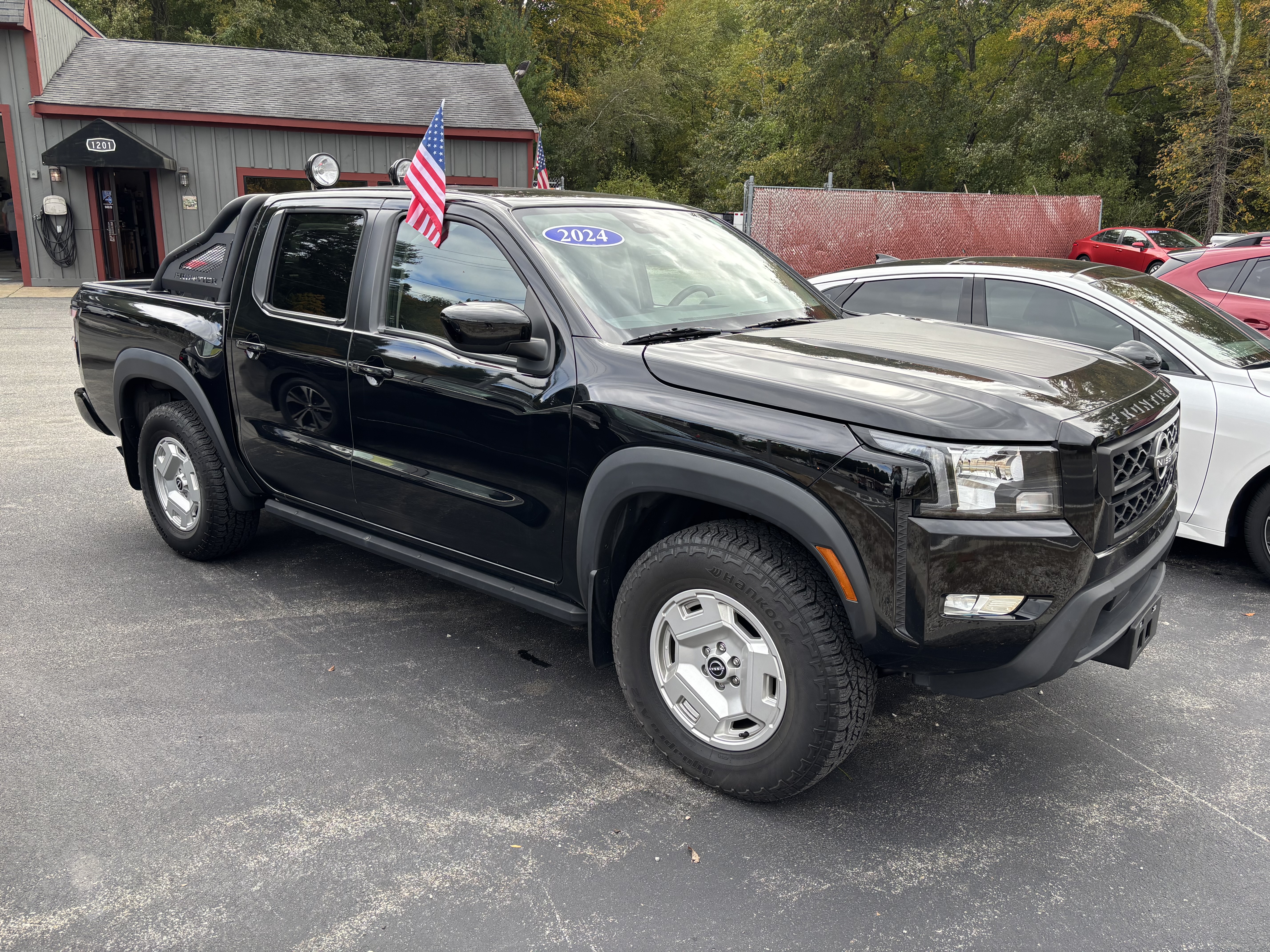 Used 2024 Nissan Frontier 4x4 Crew Cab image 1