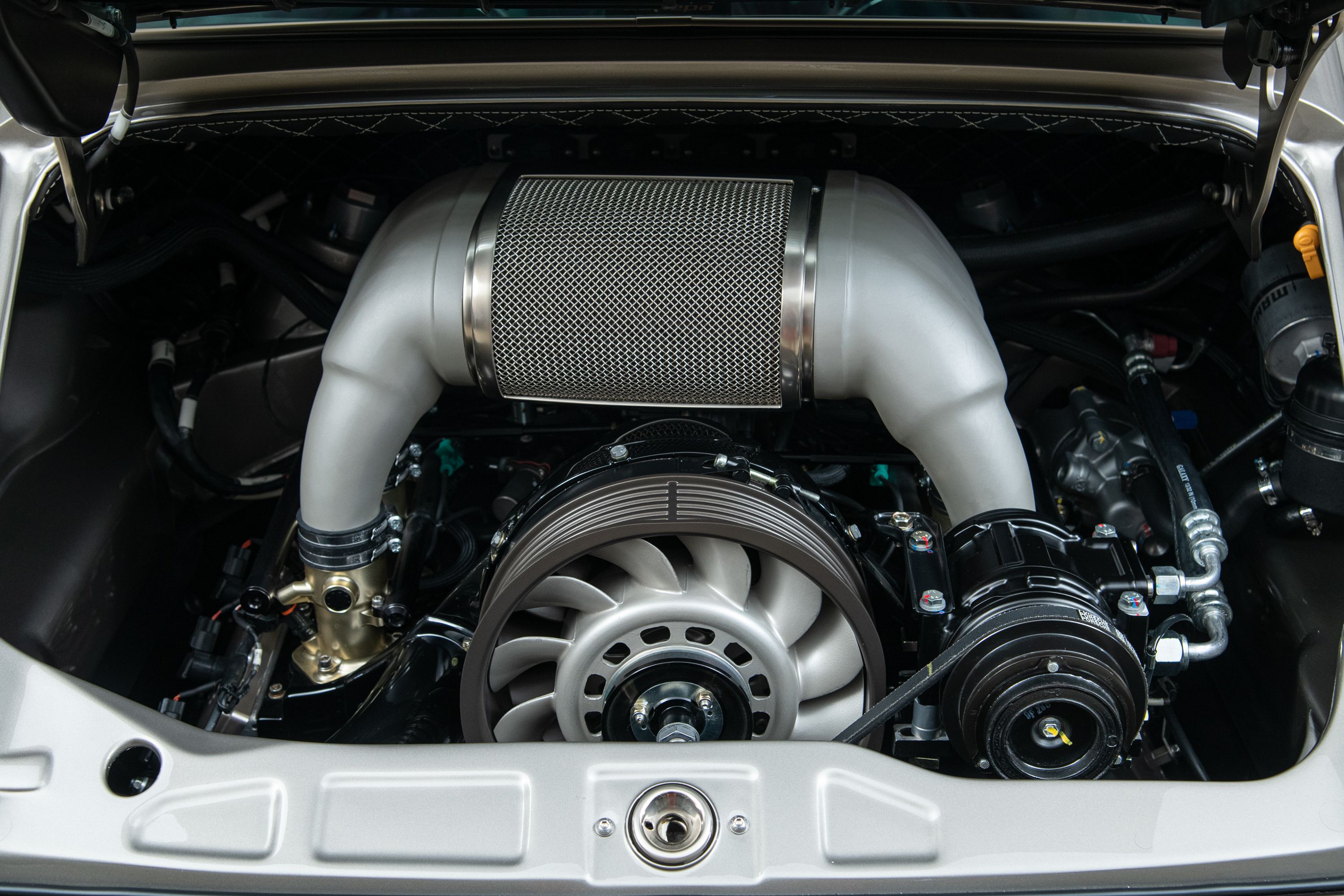 Used 1989 Porsche 911 Carrera RWD image 32