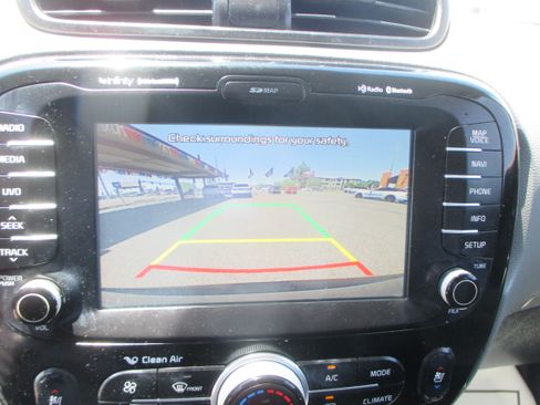 Used 2016 Kia Soul + FWD image 8