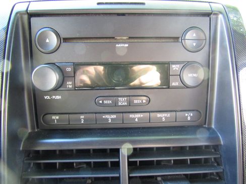 Used 2007 Ford Explorer XLT image 16