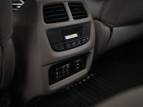 Used 2016 Honda Pilot Touring image 46