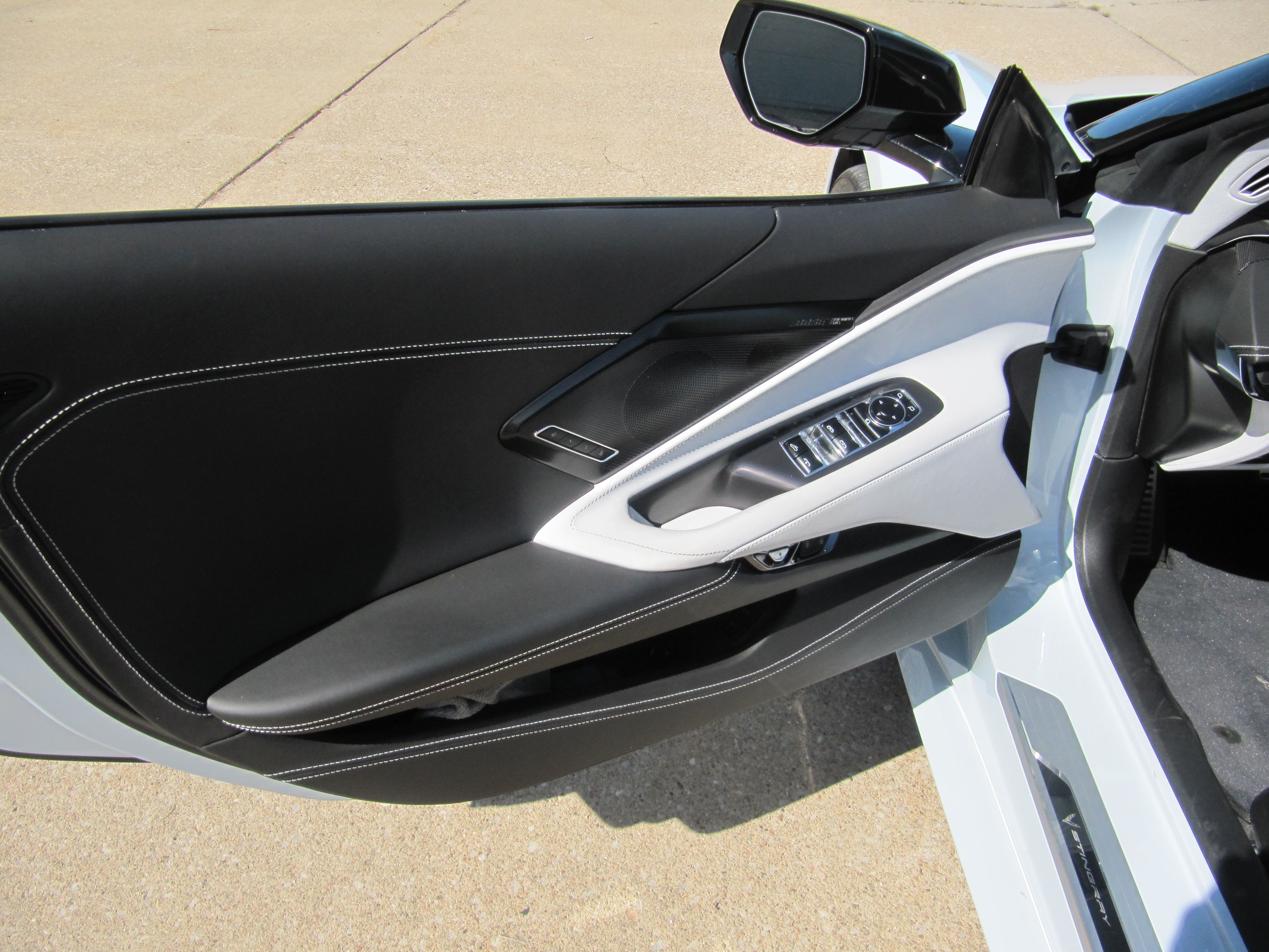Used 2024 Chevrolet Corvette Stingray Premium Conv w/ 3LT RWD image 15