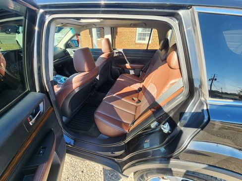 Used 2013 Subaru Outback 2.5i Limited image 14