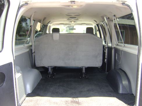 Used 2009 Ford E-150 and Econoline 150 image 14