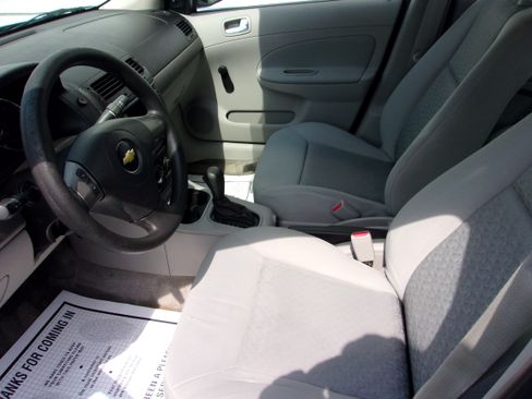 Used 2009 Chevrolet Cobalt LS Sedan FWD image 5