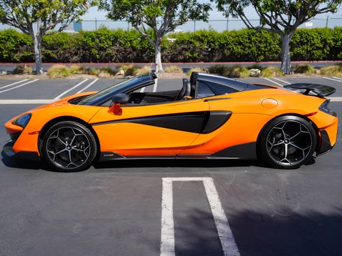 Used 2020 McLaren 600LT Spider RWD image 14