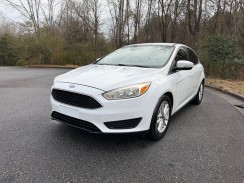 Used 2015 Ford Focus SE image 4