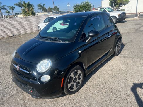Used 2017 FIAT 500 e Hatchback FWD image 4