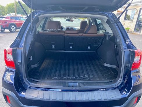 Used 2018 Subaru Outback 3.6R Touring image 17