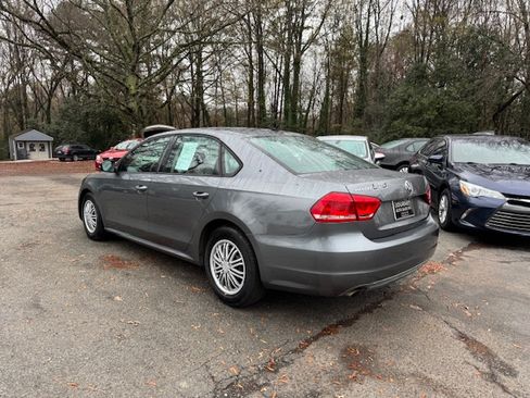 Used 2014 Volkswagen Passat 2.5 S image 2