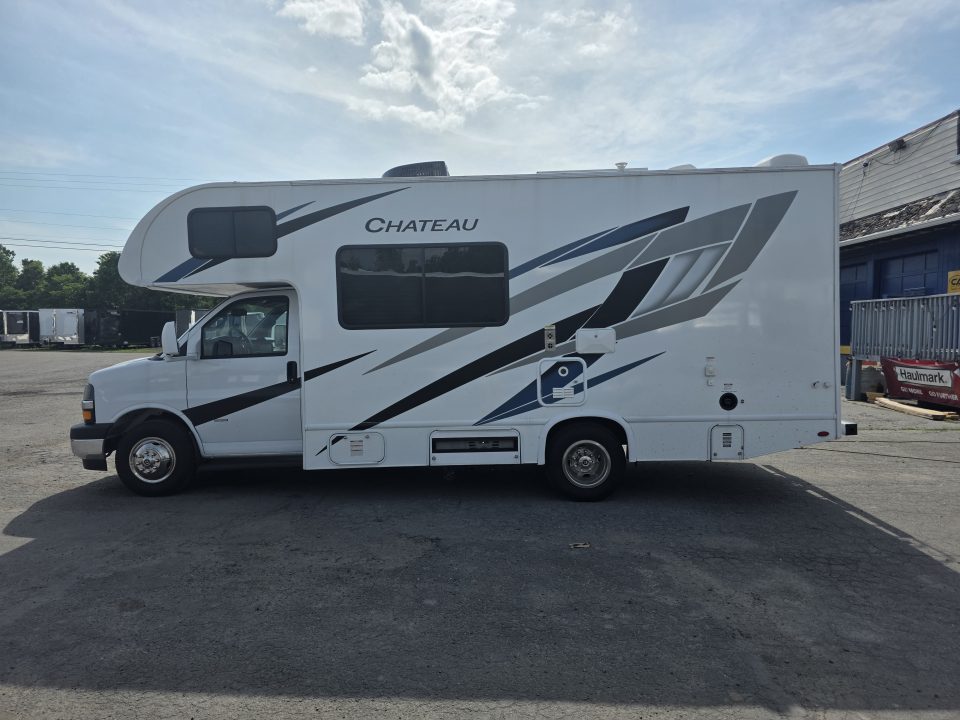 Used 2023 Chevrolet Express 3500 UNAVAIL RWD image 8