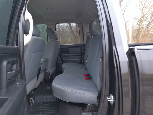 Used 2018 RAM 1500 ST image 6