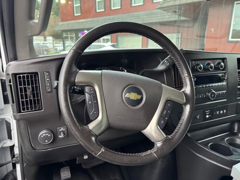 Used 2019 Chevrolet Express 3500 image 10