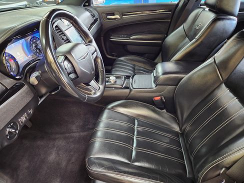 Used 2019 Chrysler 300 S RWD image 14