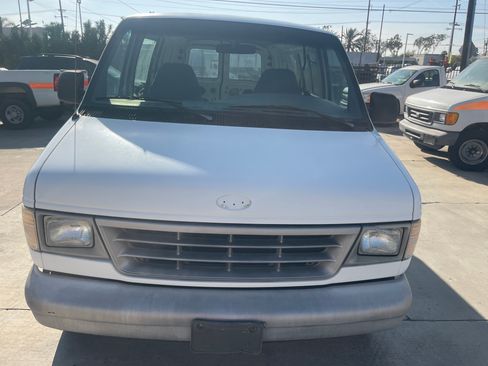 Used 1996 Ford E-150 and Econoline 150 image 3