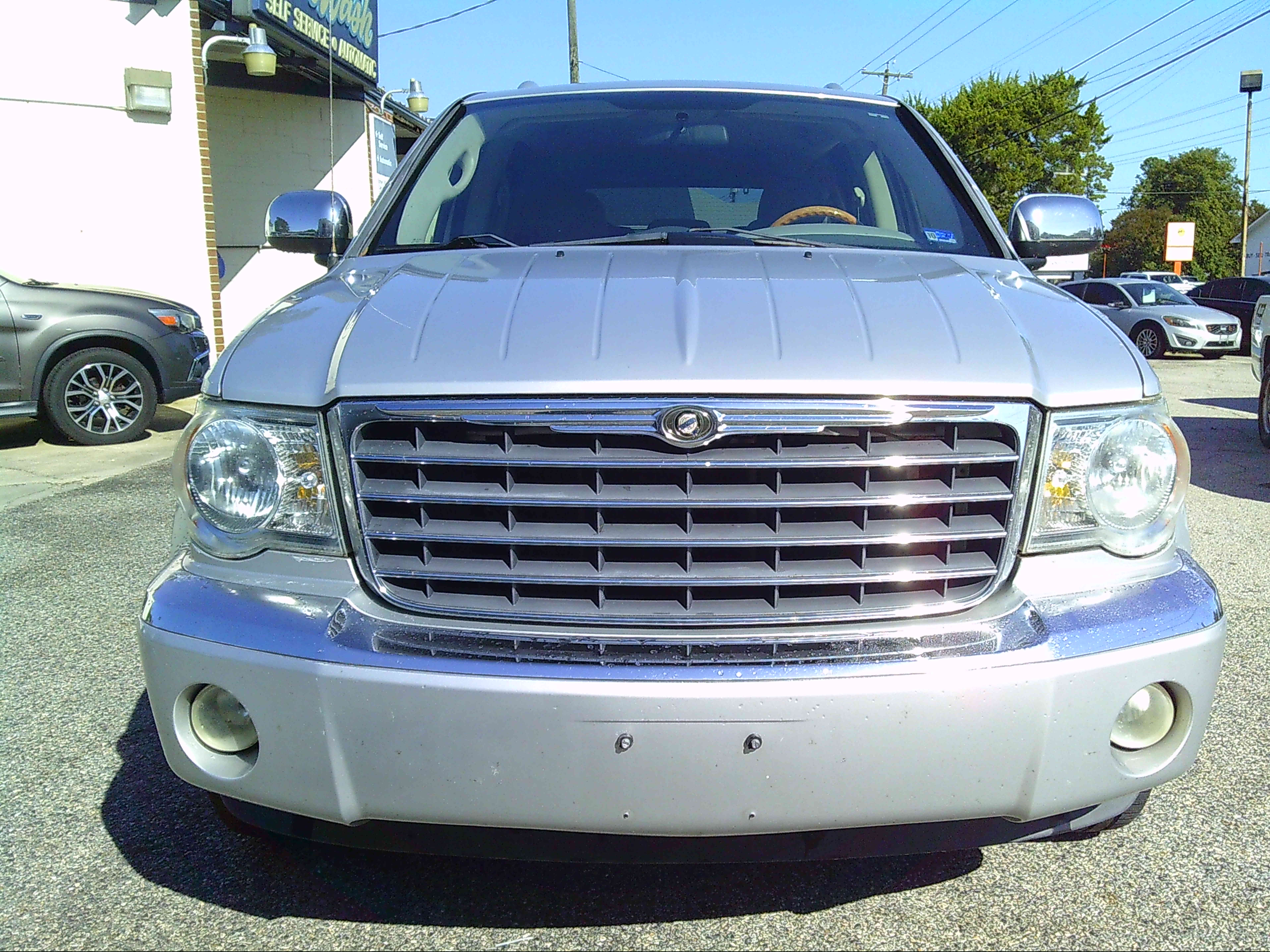 Used 2008 Chrysler Aspen AWD Limited image 2