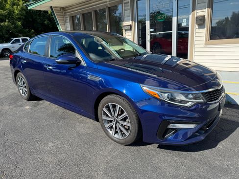 Used 2019 Kia Optima LX w/ 17 ALLOY WHEELS PACKAGE FWD image 2