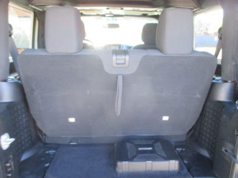 Used 2018 Jeep Wrangler Sport S image 13