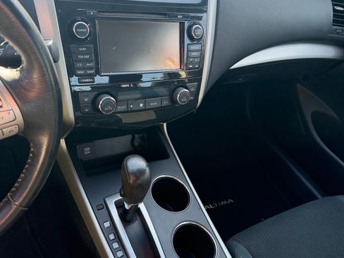 Used 2015 Nissan Altima 2.5 SV FWD image 34