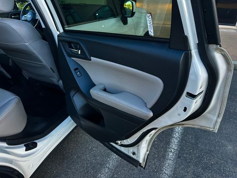 Used 2014 Subaru Forester 2.5i Limited AWD/4WD image 21