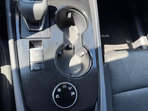 Used 2024 Nissan Rogue AWD SV image 10