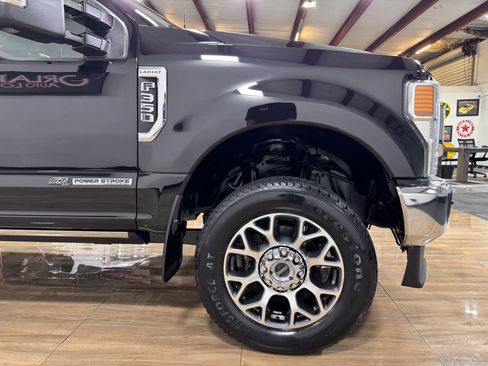 Used 2020 Ford F350 Lariat image 4