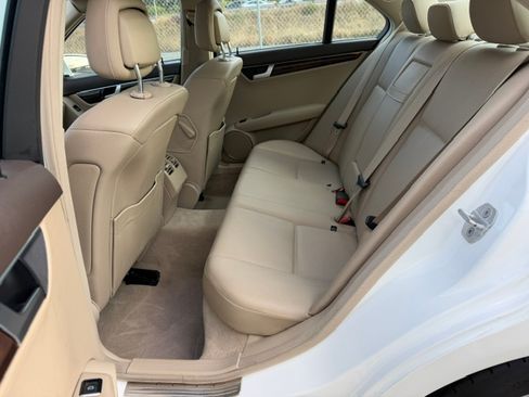 Used 2013 Mercedes-Benz C 250 Luxury image 14