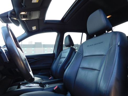 Used 2023 Honda Ridgeline AWD Black Edition image 9
