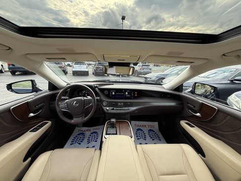 Used 2020 Lexus LS 500 image 11