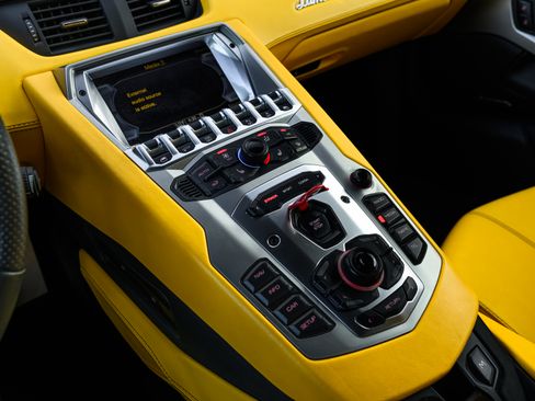 Used 2013 Lamborghini Aventador LP 700-4 image 30