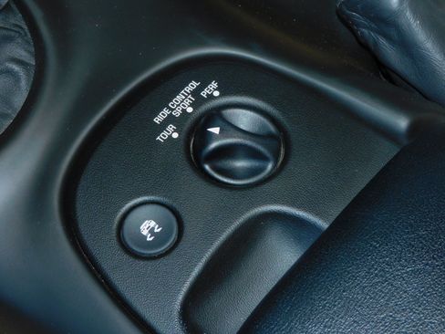 Used 1998 Chevrolet Corvette Stingray Convertible w/1LT image 18