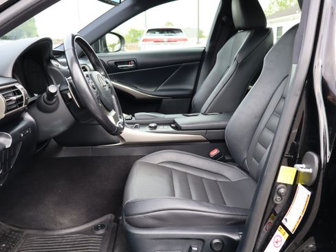Used 2016 Lexus IS 300 AWD F Sport image 10