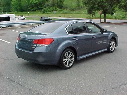 Used 2014 Subaru Legacy 2.5i image 5