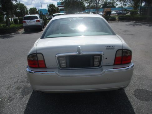Used 2004 Lincoln LS image 7