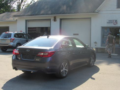 Used 2016 Subaru Legacy 2.5i Limited AWD/4WD image 5