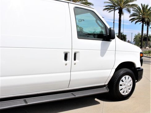 Used 2012 Ford E-150 and Econoline 150 image 4