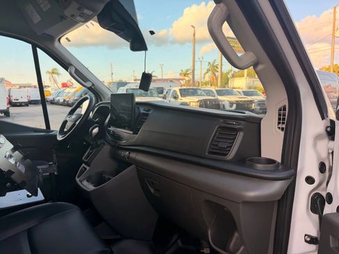 Used 2023 Ford Transit 250 image 17