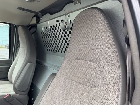 Used 2014 Chevrolet Express 3500 image 16