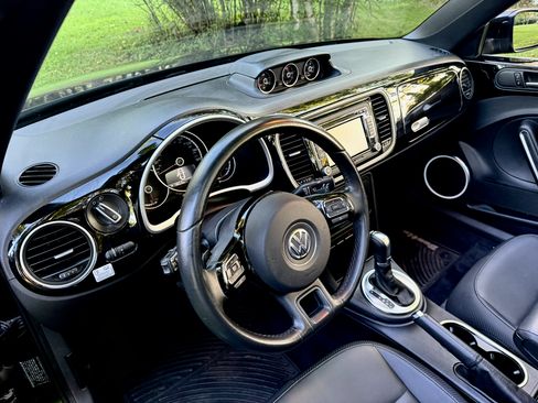 Used 2013 Volkswagen Beetle TDI Convertible FWD image 29