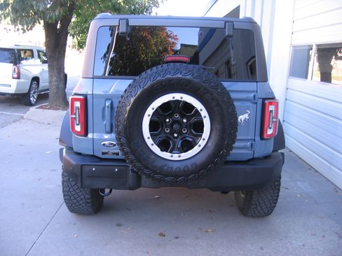 Used 2023 Ford Bronco Outer Banks w/ SASQUATCH PKG image 4