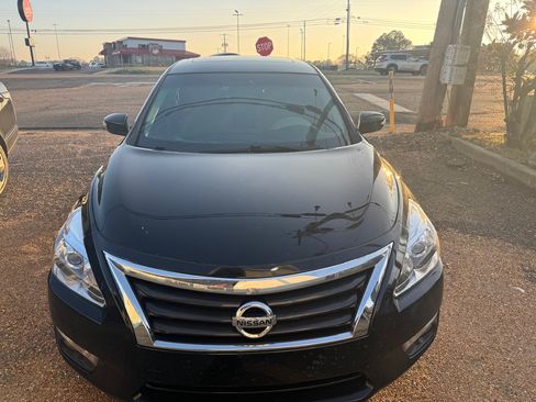 Used 2013 Nissan Altima image 1