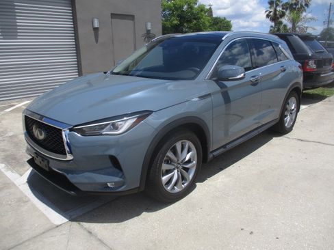 Used 2022 INFINITI QX50 AWD Luxe image 2