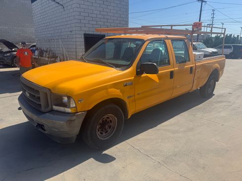 Used 2002 Ford F350 2WD Crew Cab Super Duty image 2