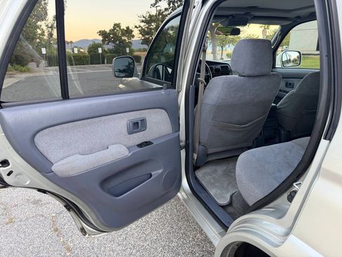Used 2000 Toyota 4Runner SR5 Sport Utility 4D RWD image 26